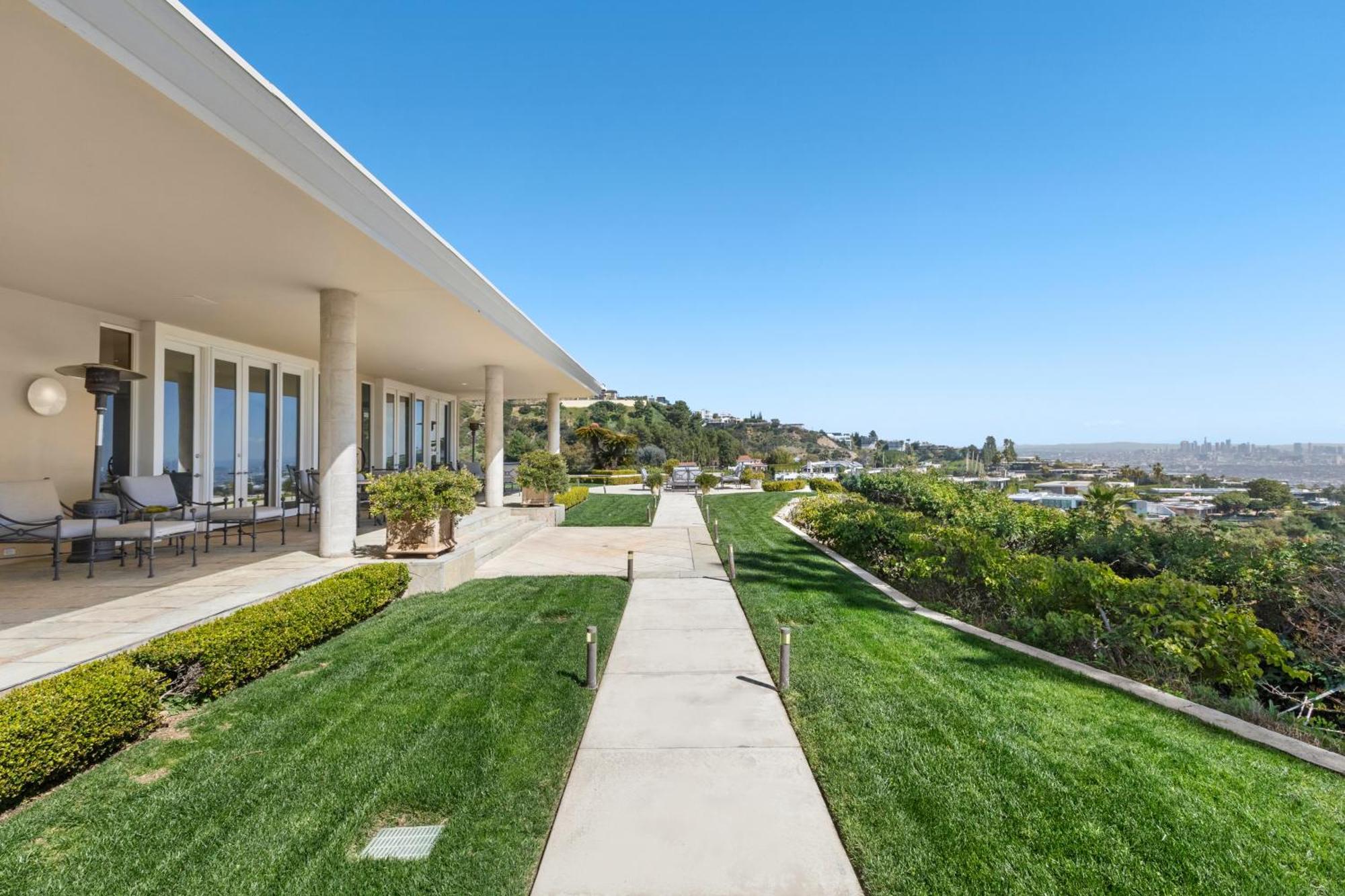 Trousdale Grand Villa Los Angeles Exterior photo