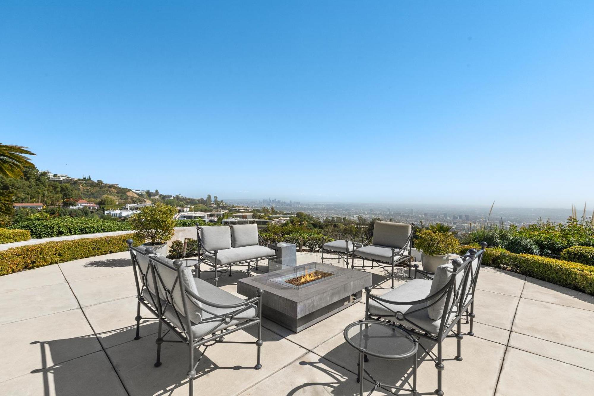 Trousdale Grand Villa Los Angeles Exterior photo