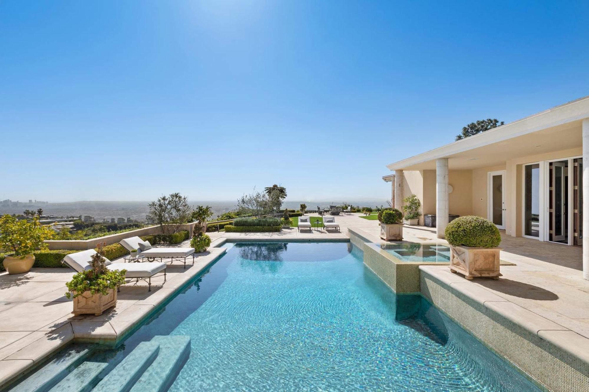 Trousdale Grand Villa Los Angeles Exterior photo